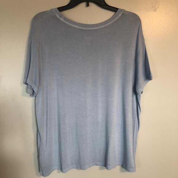 Mossimo V-Neck Flowy Tee - Picture 2 of 2